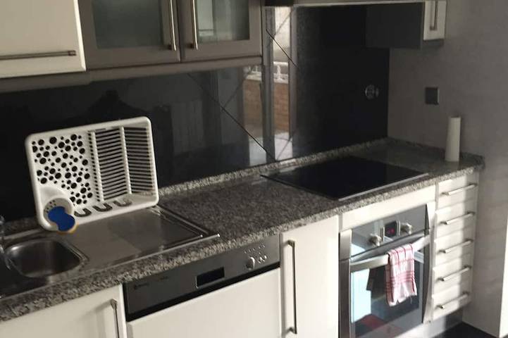 Ferienwohnung für 6 Personen, mit Balkon und Whirlpool sowie Pool