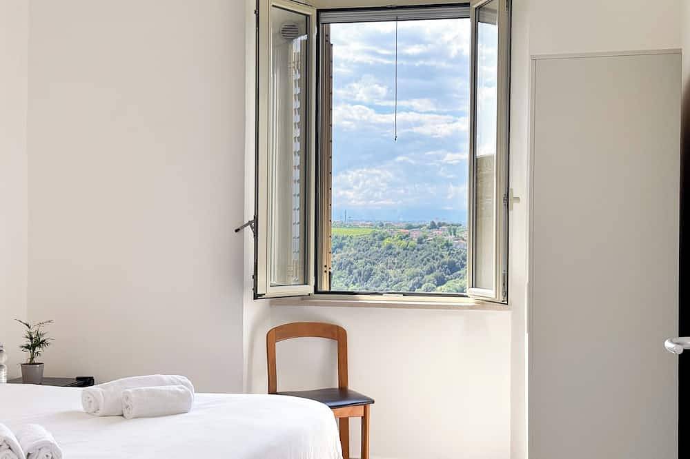 Entire apartment, Dimora Montemare - One Bedroom Apartment, Sleeps 4 in San Vito Chietino, Chieti Province