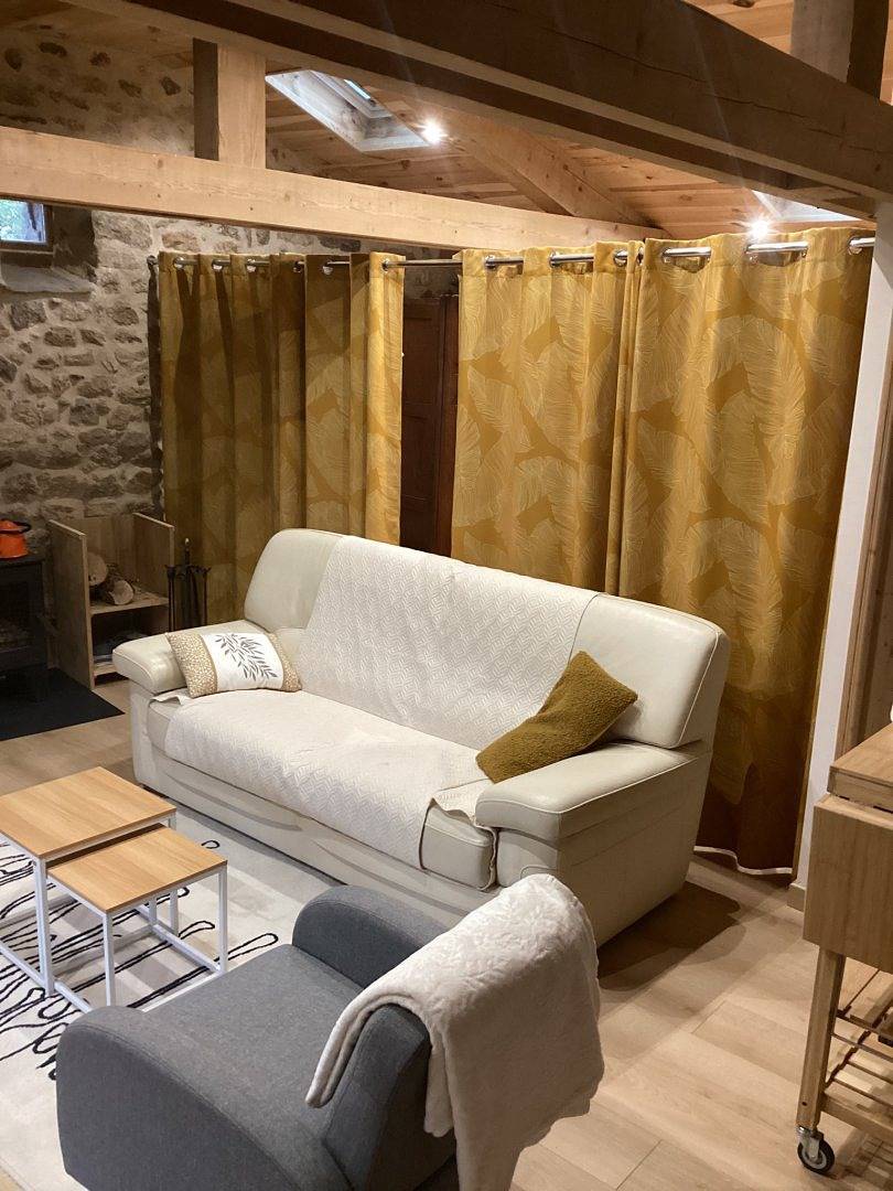 Studio entier, Loue studio in Baffie, Région d'Ambert