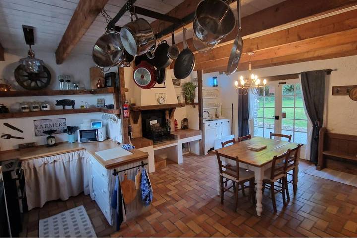Gîte pour 6 personnes avec terrasse in Beaucoudray, Région de Saint-Lô