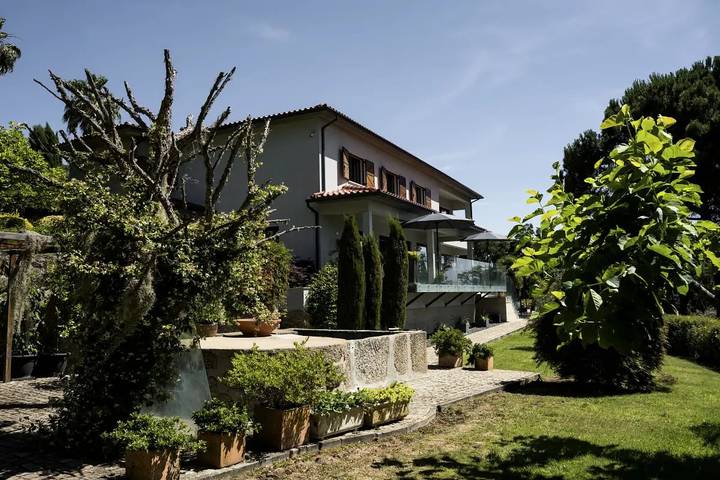 Location de vacances pour 6 personnes, avec balcon ainsi que sauna et jardin dans Carregal do Sal