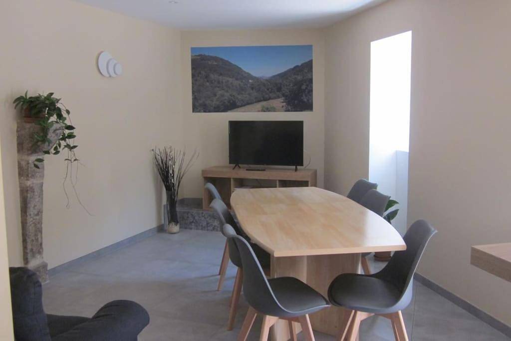 Three-Bedroom House in Vocance, Région de Tournon-sur-Rhône
