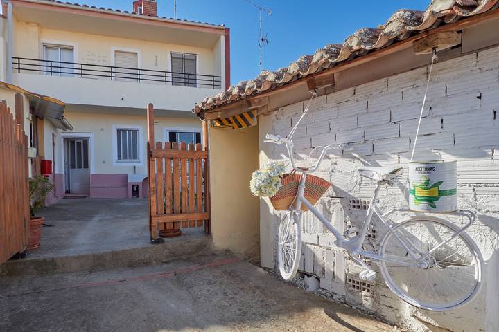 Casa rural para 6 personas, con Balcón y Jardín en Benavente y Los Valles