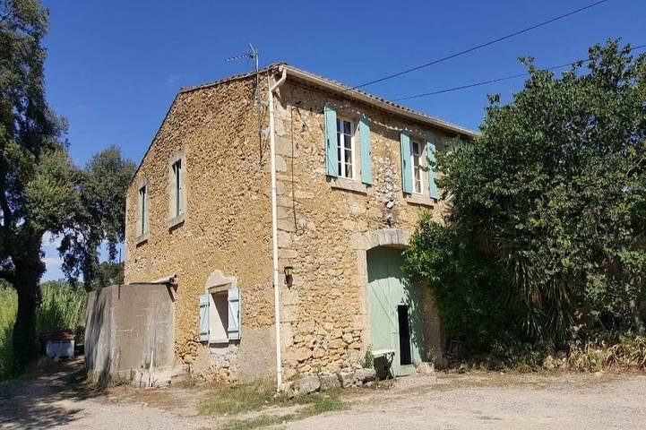 Location de vacances pour 6 personnes, avec Terrasse ainsi que Jardin et Piscine à Saint-Pons-de-Mauchiens