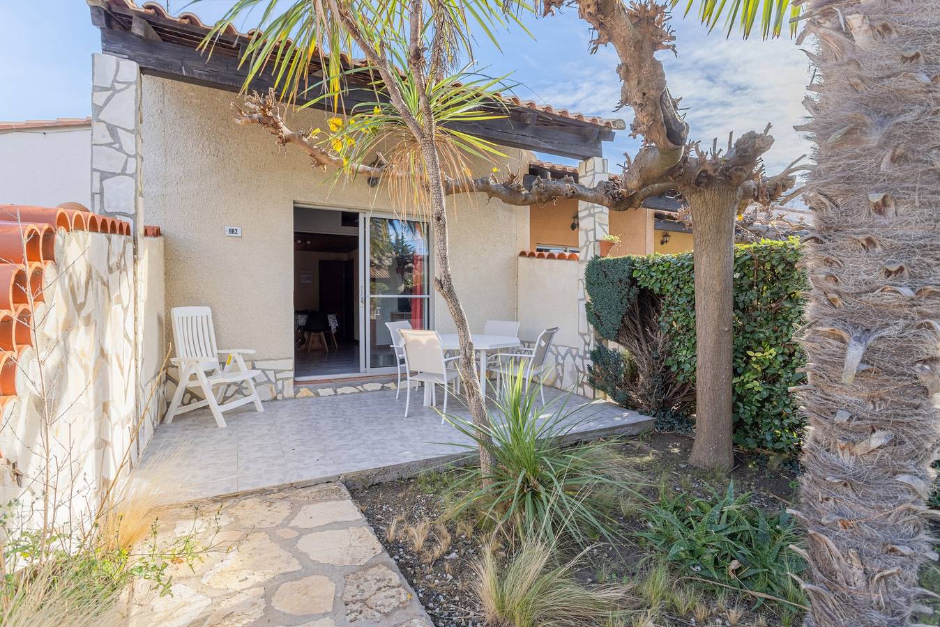 2-bedroom gite, air conditioning, pool, near Sigean in Roquefort-des-Corbières, Mediterranean Coast (France)