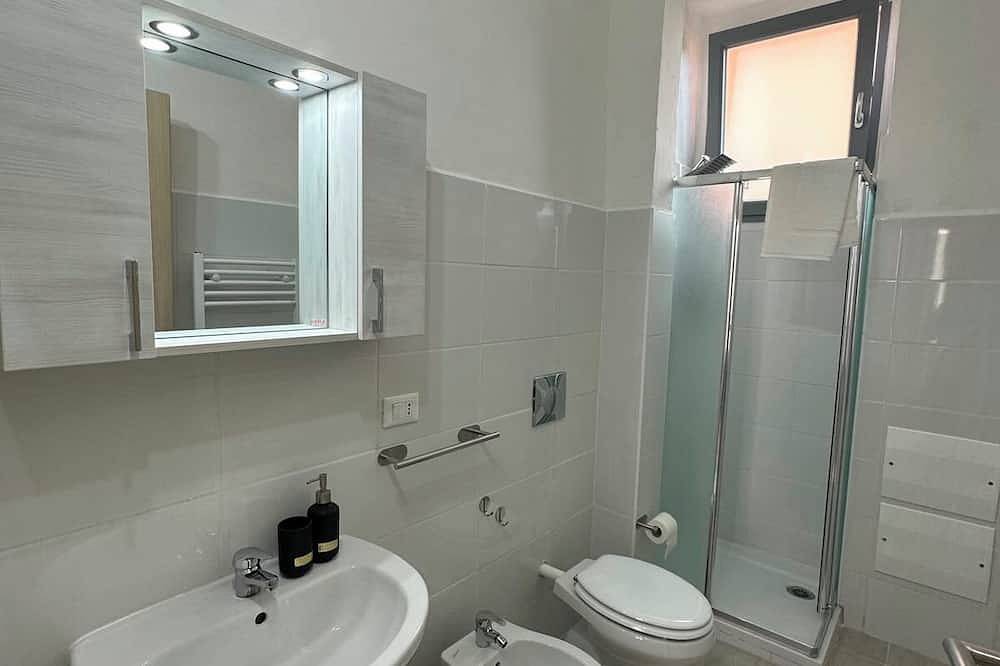 Appartamento intero, Valentino's Apartment – Elegante Appartamento tra Centro Città e Ospedale in Casale Monferrato (Villaggio), Casale Monferrato