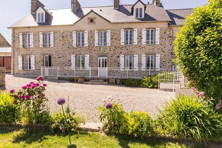 Gîte pour 15 personnes, avec Terrasse et Jardin