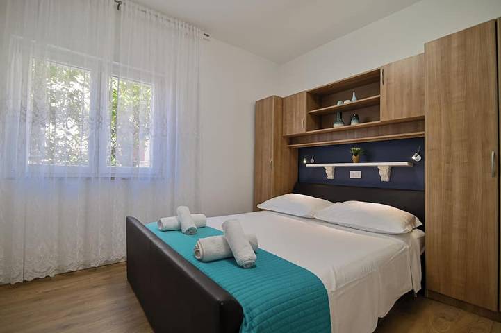 Appartement entier, Vue Mer Pres De La Plage Et Du Vieux Centre De La Ville in Trogir, Čiovo
