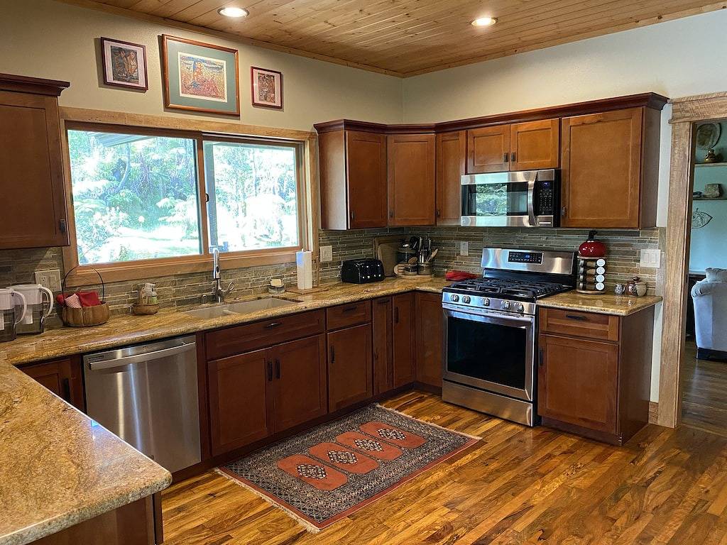 Volcanoes Nationalpark Geöffnet! Private 3-Acre Estate, 3 Luxus-Suiten, Hot Tub in Royal Hawaiian Estates, Volcano