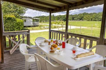 Mobil Home pour 6 Personnes dans Sainte-Catherine-de-Fierbois, Région de Chinon, Photo 4