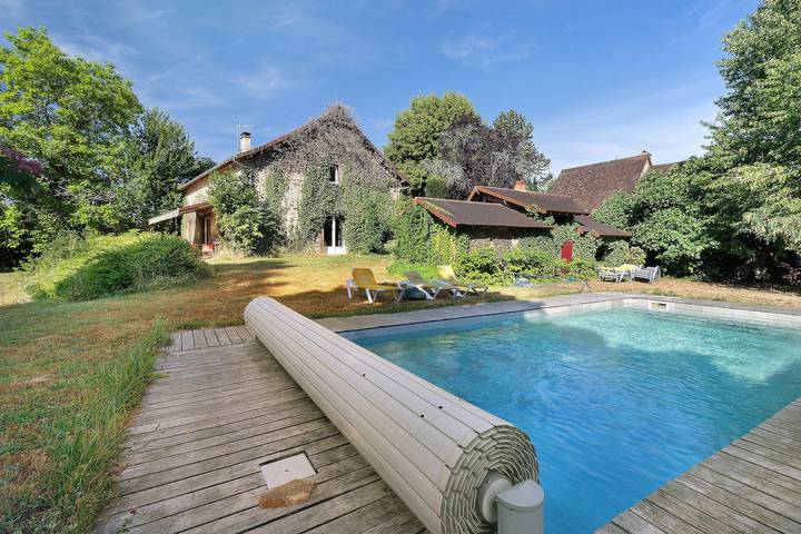 Hytte for 24 personer, med Hage i Dordogne