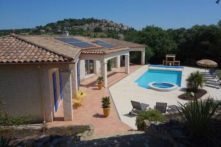 Villa pour 8 personnes, avec Jacuzzi ainsi que Terrasse et Jardin
