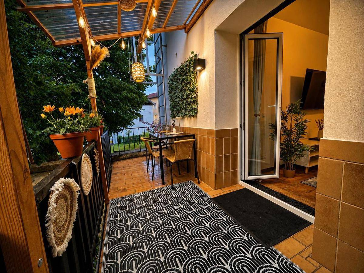 Ganze Wohnung, 'Goldpath' Passaucity I Central I Oldtown I Balkon I Italien garden I stylish I Wiputv in Passau, Passauer Land