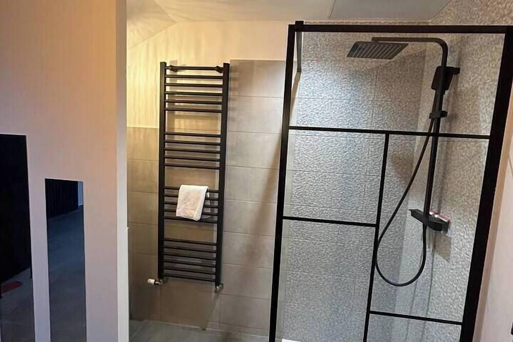Appartement entier, Studio Montre proche de Mulhouse in Wittelsheim, Région de Thann