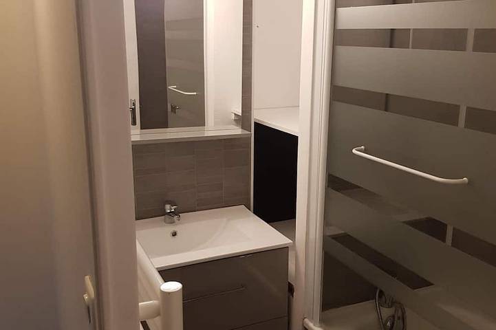 Appartement entier, Appartement T3 Duplex accès direct à la plage et vue sur la mer depuis le balcon in Blonville-sur-Mer, Région de Lisieux