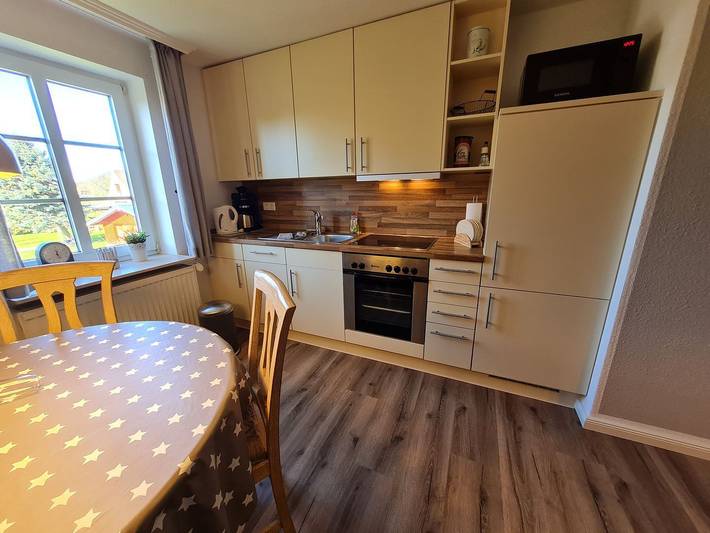 Ferienwohnung für 5 Personen, mit Ausblick und Garten in Utersum - 4