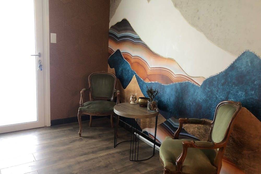 Room in house in Bourg-en-Bresse (near Brou church and Ainterexpo) in Bourg-en-Bresse, Región de Bourg-en-Bresse