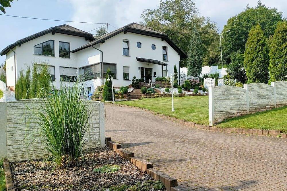 Ganze Wohnung, Sunny Hill - Appartement/Fewo, Bad, Wc in Oberthal, Saar-Nahe-Bergland