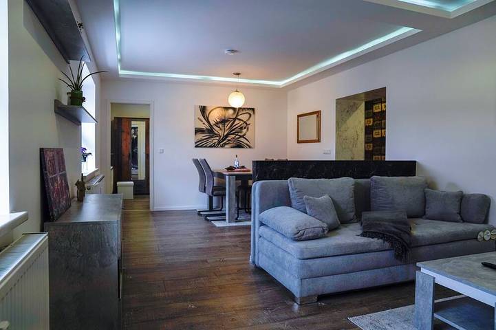 Ferienwohnung für 3 Personen, mit Whirlpool und Terrasse in Bitterfeld-Wolfen