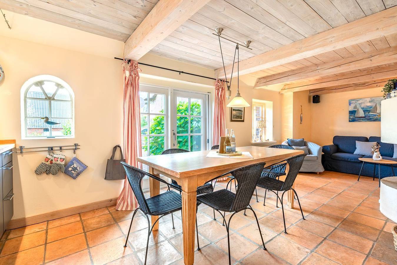 Ganze Wohnung, Apartment am Strand mit Parkplatz, TV und WiFi - 2 km zum Strand in Klintum, Oldsum