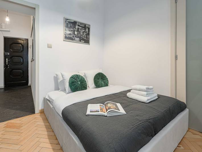 Entire apartment, Stylish Apartment in Mariensztat for 6 in Warsaw Śródmieście, Warsaw