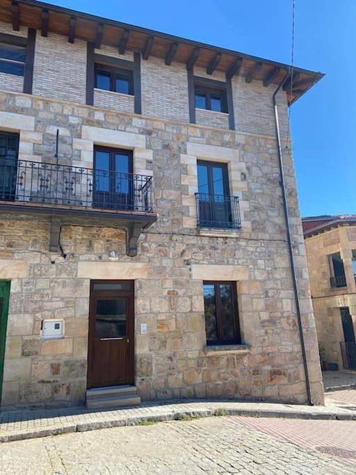 Apartamento entero, Apartamentos Rurales La Plaza 2 in Duruelo de la Sierra, Provincia de Soria
