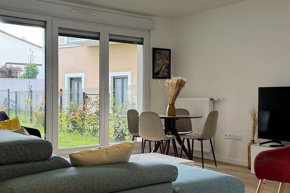 Appartement entier, Appartement 6 personnes - 15 min Paris in Le Blanc-Mesnil, Seine-Saint-Denis