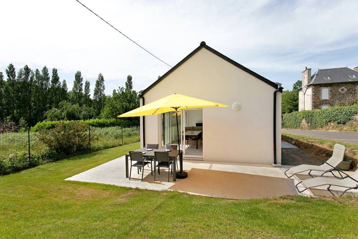 Maison de vacances 'Auprès De Mon Chêne' avec terrasse privée, jardin et Wi-Fi in Plouha, Côte de Goëlo