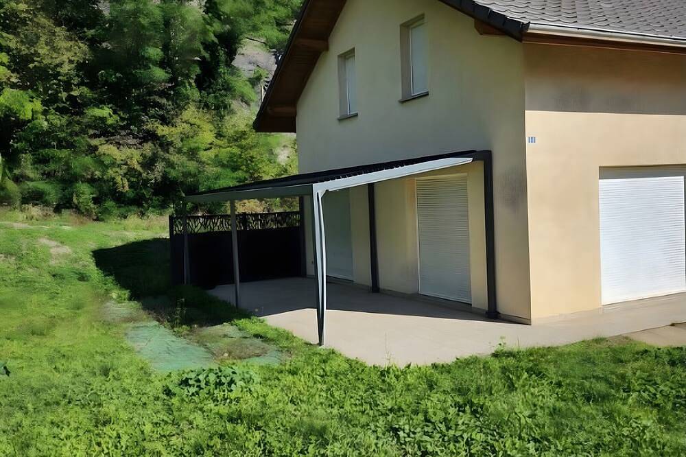 Chalet 'Saint Jean De Maurienne' met Privétuin en Wi-Fi in Saint-Jean-de-Maurienne, Saint-Jean-de-Maurienne regio