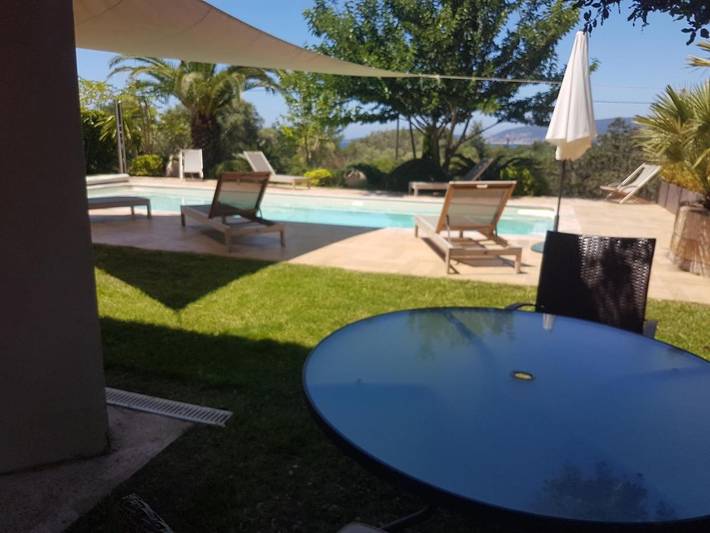 Location de vacances pour 8 personnes, avec terrasse et jacuzzi ainsi que piscine et jardin dans Plage de Tenutella - 2