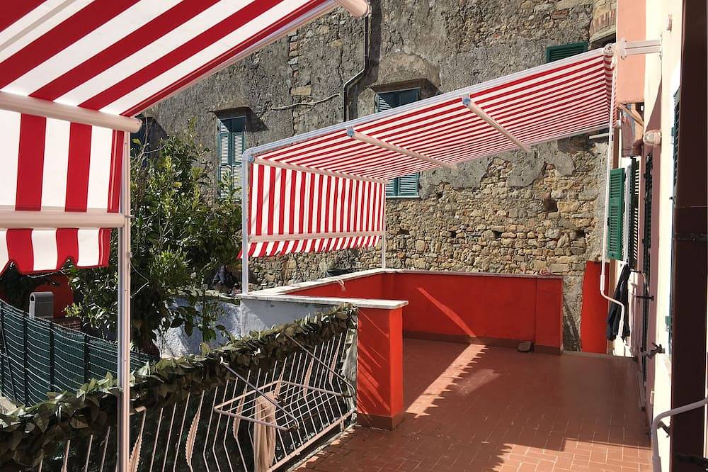 Appartamento intero, Appartamento Indipendente Per 5 Persone In Collina A Pochi Chilometri Da Lerici in Tivegna, Follo