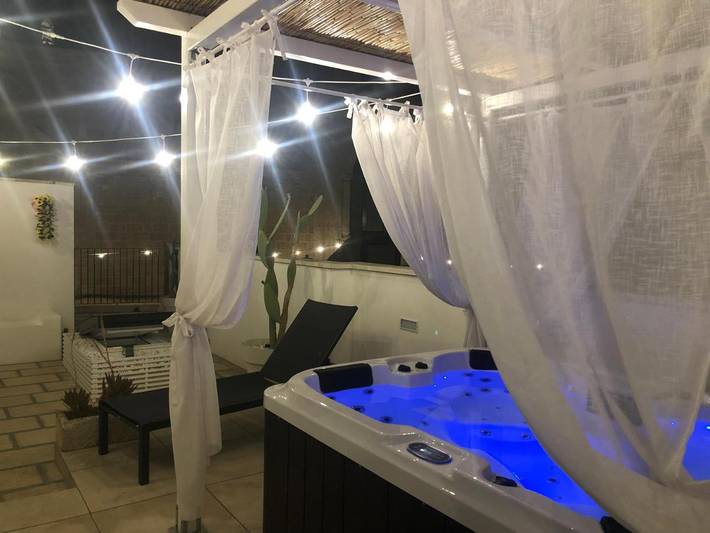 Gîte pour 4 personnes, avec jacuzzi et terrasse à Francavilla Fontana - 3