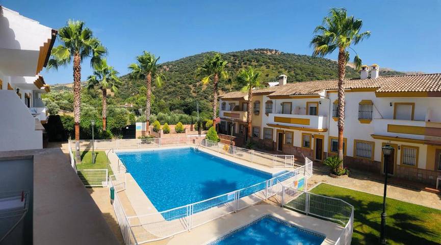 Appartement de vacances pour 8 personnes, avec bassin pour enfant et piscine ainsi que jardin et vue - 1