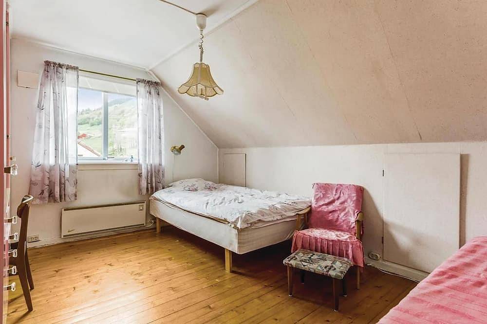 Gemütliches Haus in Seim mit Meerblick in Lindås