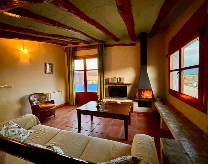 Casa rural para 4 personas, con vistas además de piscina y terraza, Se admiten mascotas en Conca de Barberà - 2