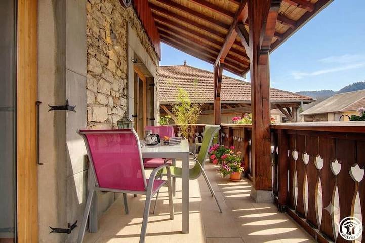 Location de vacances pour 8 personnes, avec balcon dans Outriaz