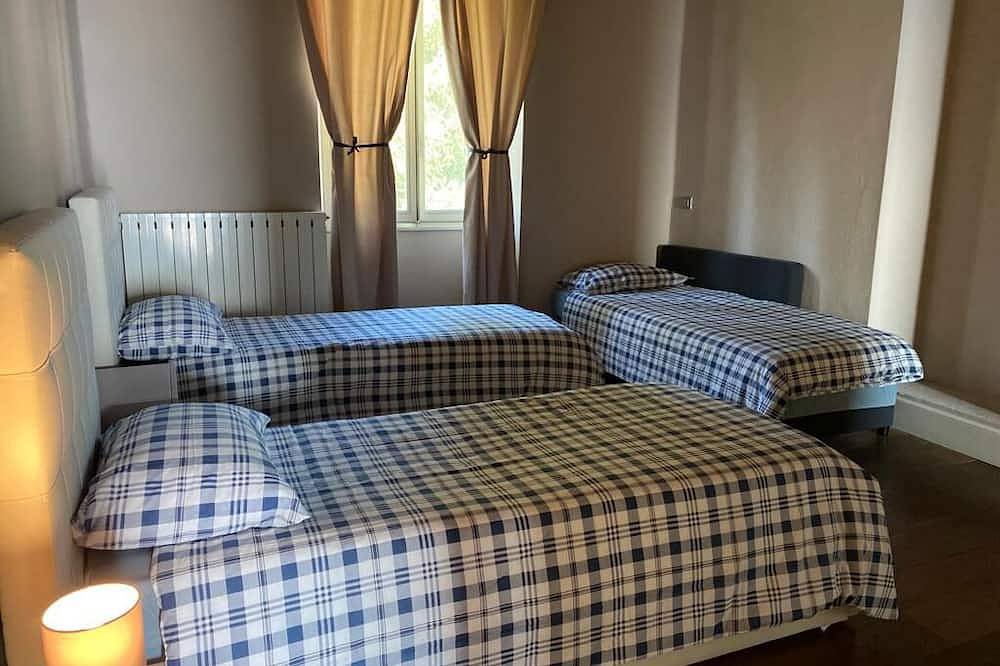 Lesa - Lago Maggiore Haus Mit Wunderbarem Seeblick - 5 Minuten Vom See in Calogna (Lesa), Lesa