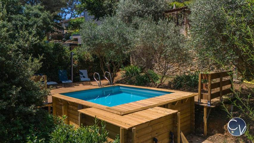Location de vacances pour 8 personnes, avec vue ainsi que piscine et terrasse à Bagnols-sur-Cèze - 2