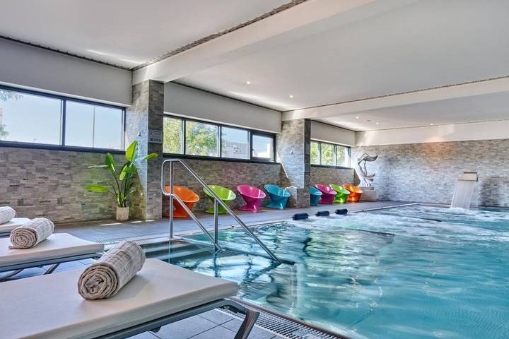 Hôtel pour 3 personnes, avec Terrasse ainsi que Piscine et Sauna