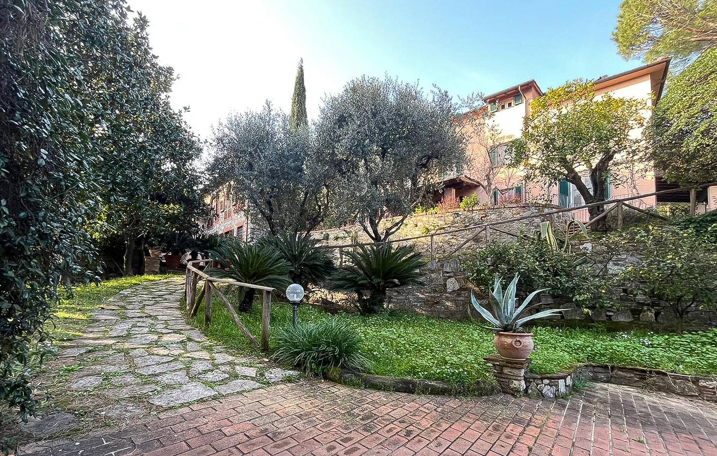 Sonnige Wohnung mit Terrasse und Garten, Massarosa in Massarosa, Italienische Riviera