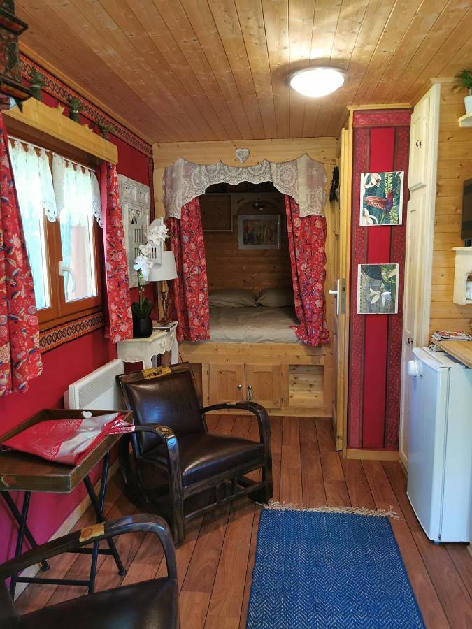 Gîte pour 2 personnes, avec terrasse ainsi que jardin et piscine à Paradou - 4