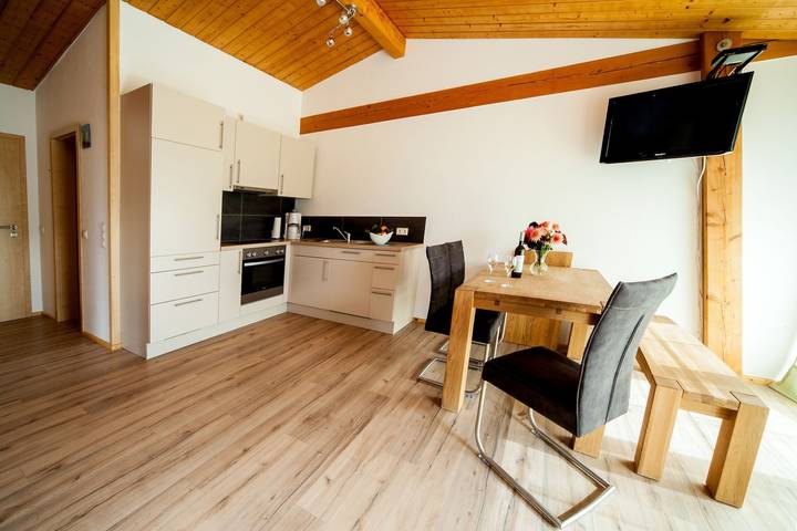 Ganze Wohnung, Ferienwohnung '60qm, 2 Schlafzimmer' mit Balkon und WLAN in Radolfzell am Bodensee, Hegau