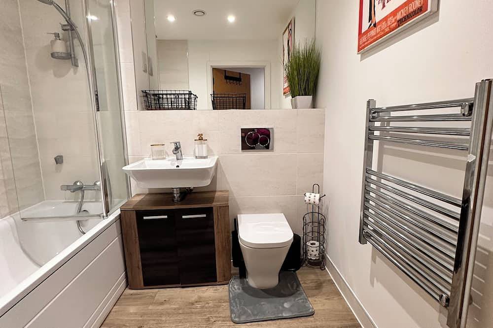 Entire apartment, 1 -bed Apartment Close to Gatwick Airport in Crawley, West Sussex