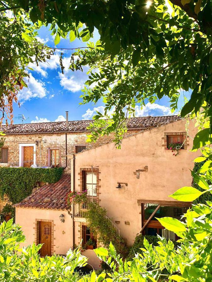 B&b per 2 persone, con balcone e panorama nonché giardino a Castelbuono