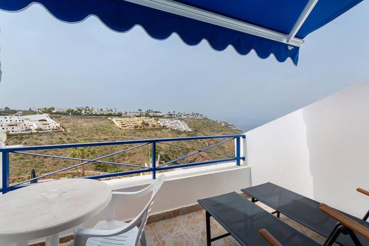 Apartamento entero, Apartamento vacacional 'Vista Golf' con vistas al mar, piscina compartida y Wi-Fi in Puerto Rico (Gran Canaria), Mogán