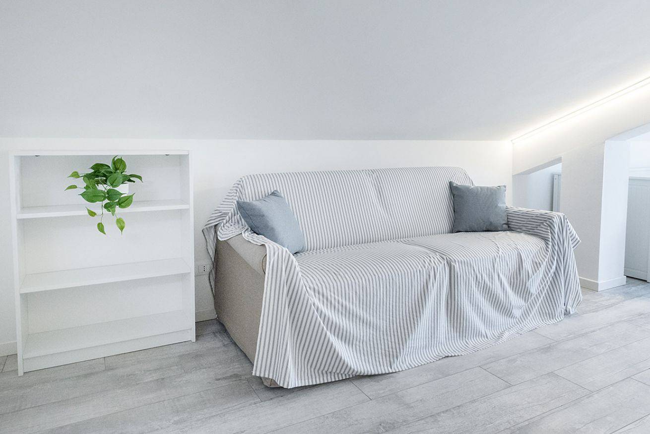 Entire apartment, S271 - Sirolo, delightful air conditioned attic furnished with taste in Sirolo, Riviera del Conero