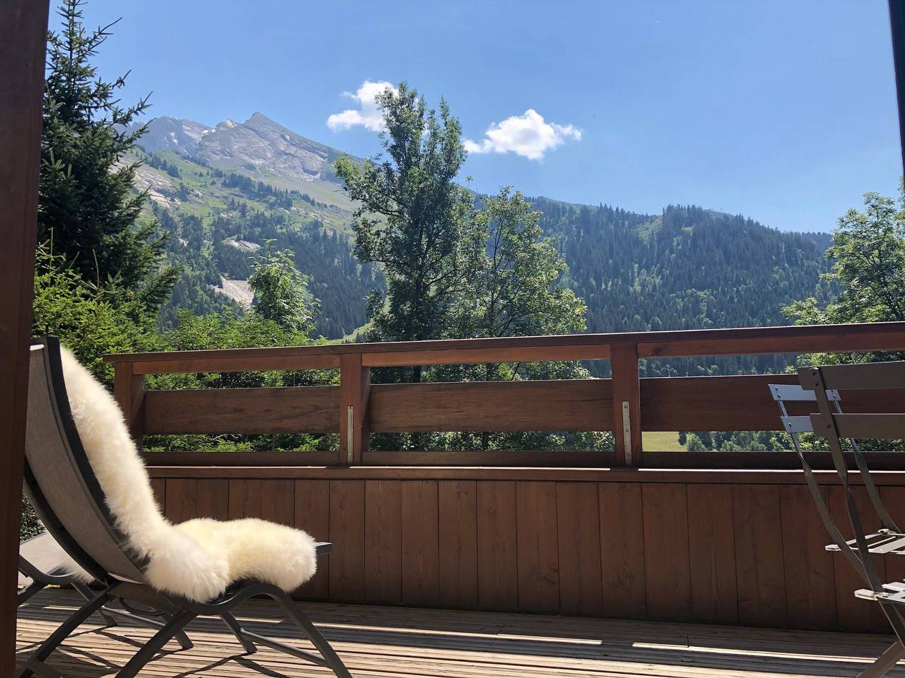 Appartement de vacances entier, 3*, 8 pers, 3 chambres, proche pistes, terrasse sud, vue montagne in La Clusaz, Région d'Annecy