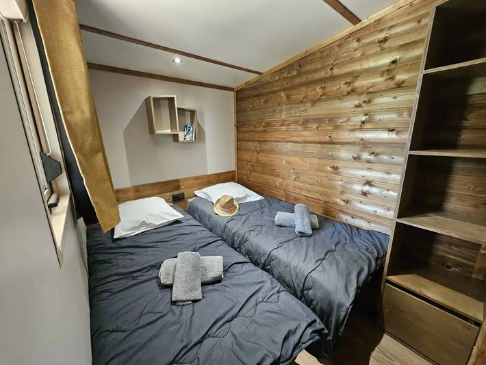 Mobil home pour 6 personnes, avec terrasse ainsi que bassin pour enfant et jacuzzi dans Venise Verte - 4