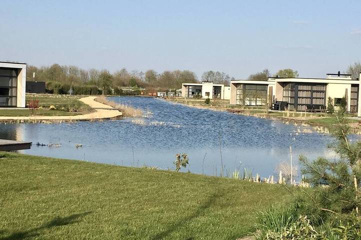 Ferienhaus für 4 Personen, mit Garten und Sauna sowie Pool