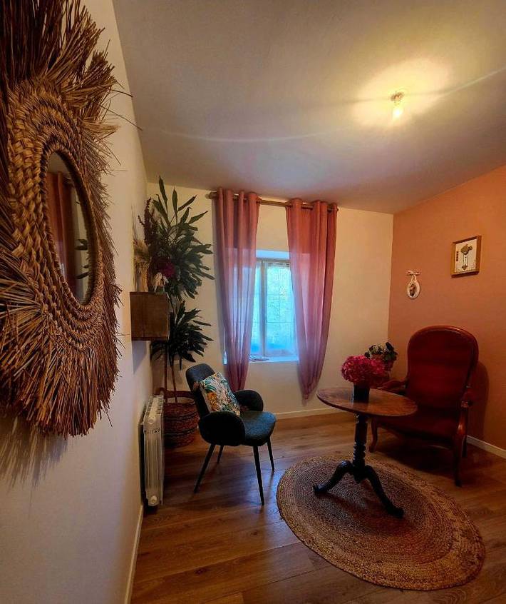 Gîte pour 2 personnes, avec terrasse et jardin à Crouzilles - 2